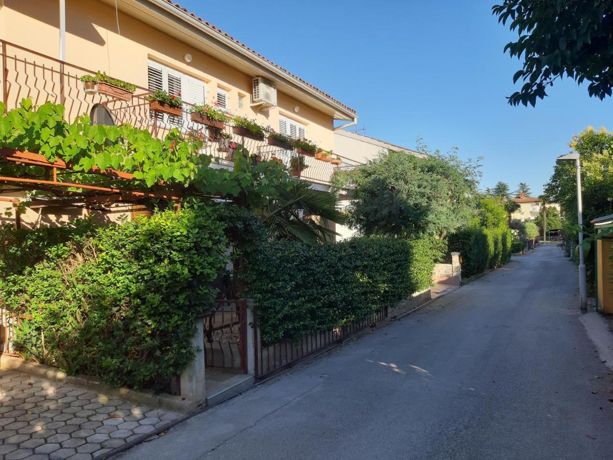 Apartman Oliver Novigrad Istria Exteriör bild