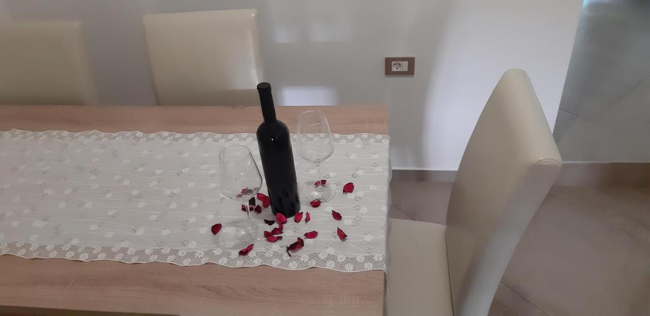 Apartman Oliver Novigrad Istria Exteriör bild